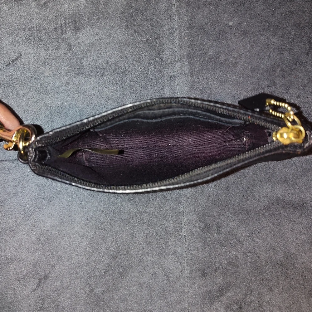 COACH BLACK SAFFIANO LEATHER TOP ZIP WRISTLET / CLUTCH WITH 3 CARD SLOTS